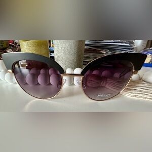Express women’s sunglasses NWOT